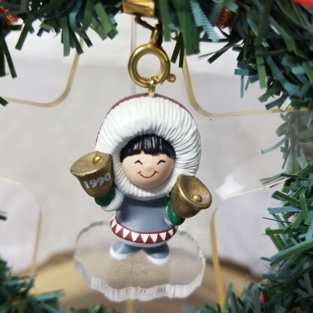 Hallmark Frosty Friends wreath - Picture 6 of 8